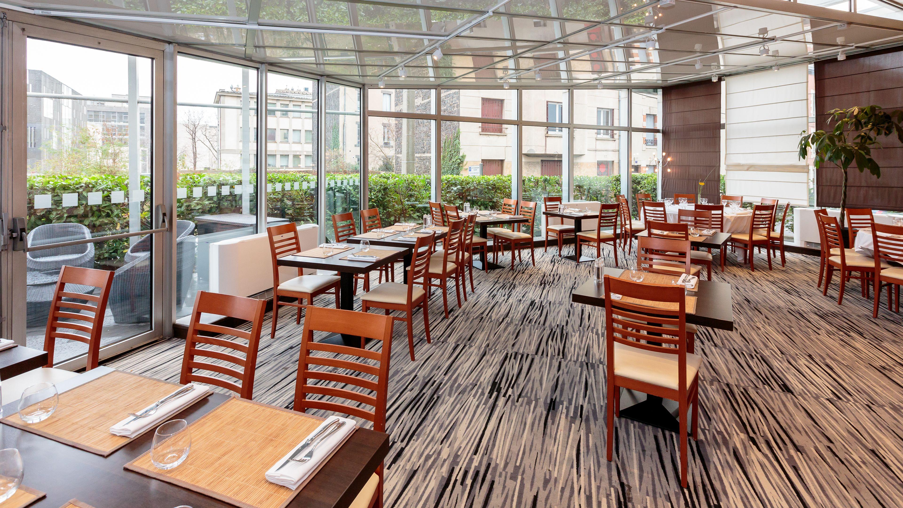 Hotel Ferrand Centre By Ihg 4*